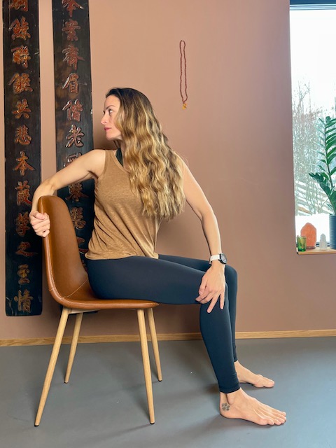 chairyoga illustrasjon 2