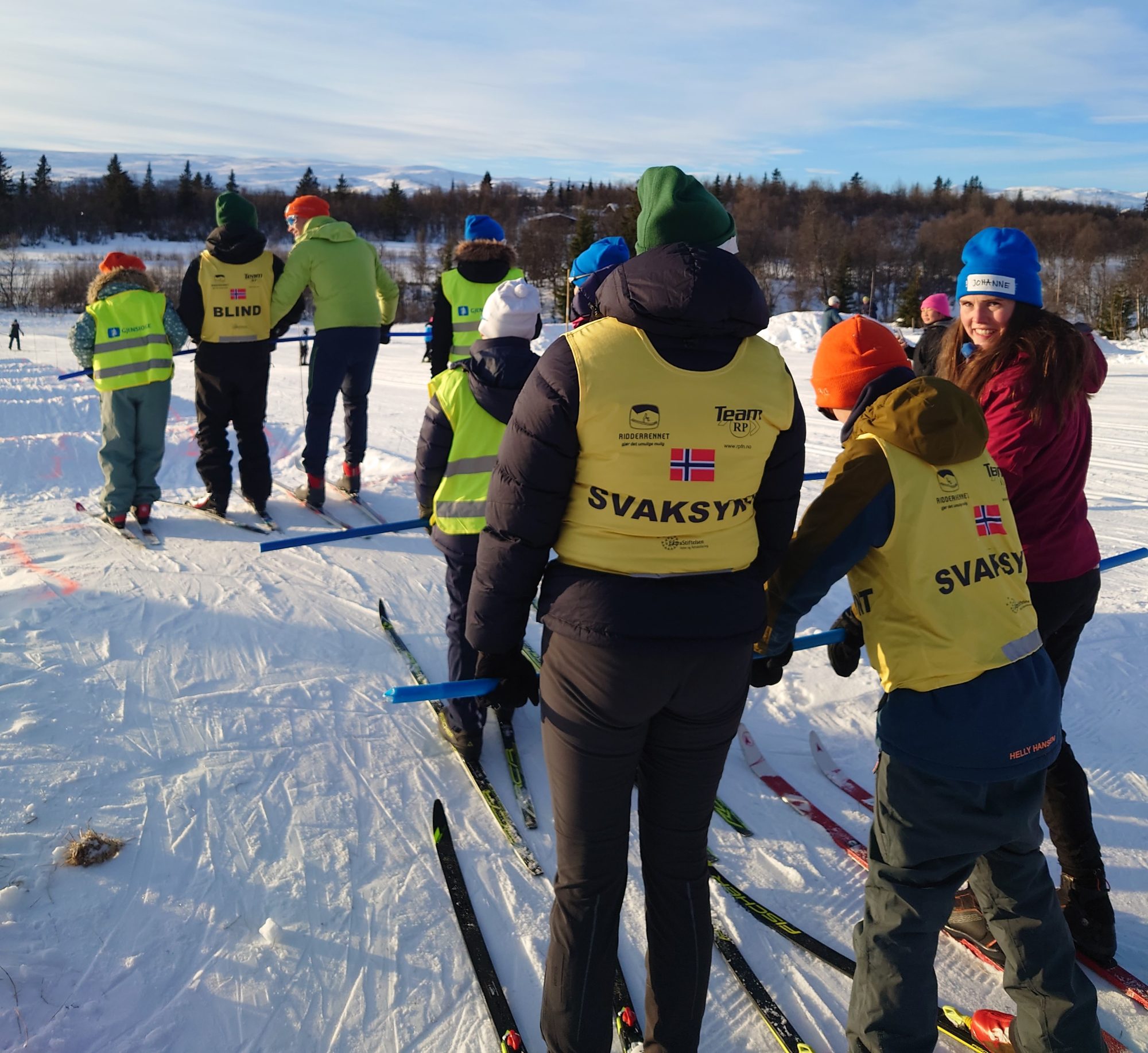 Deltagere og studenter klare for humpeløypa